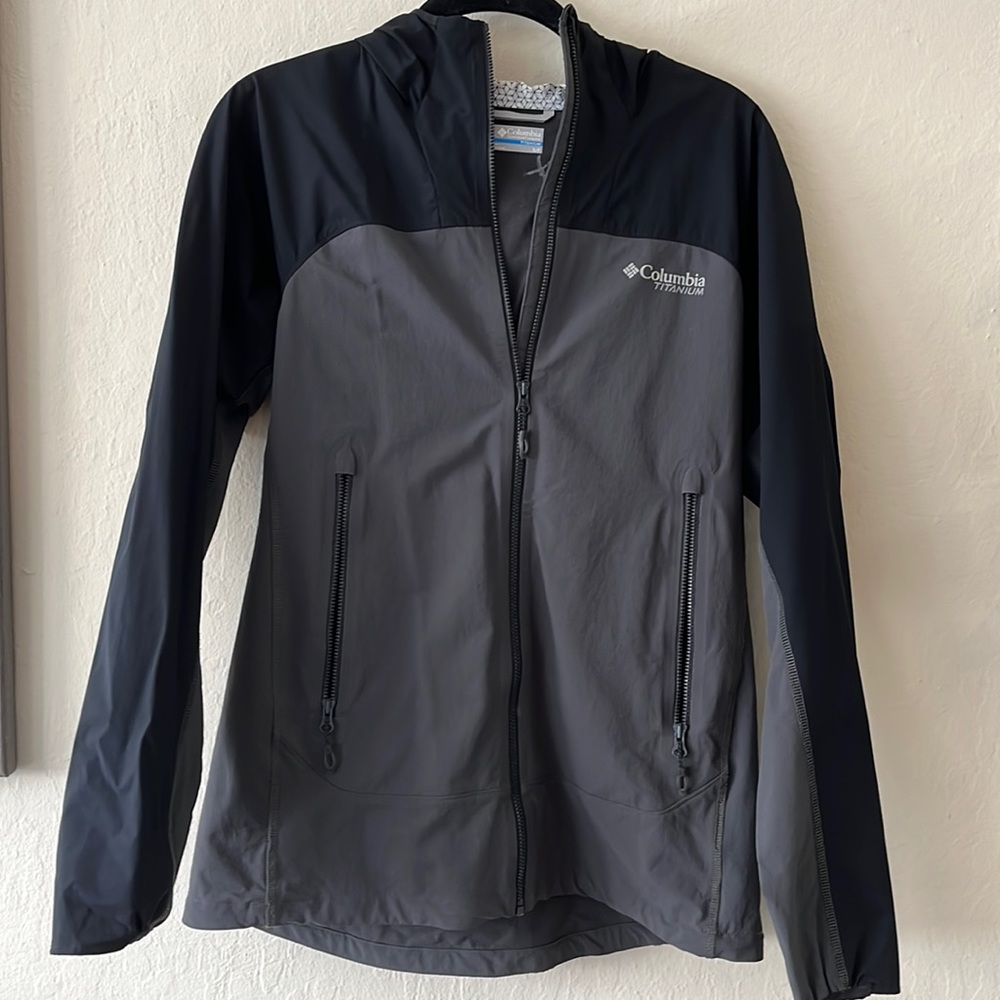 Columbia Titanium Women’s Windbreaker